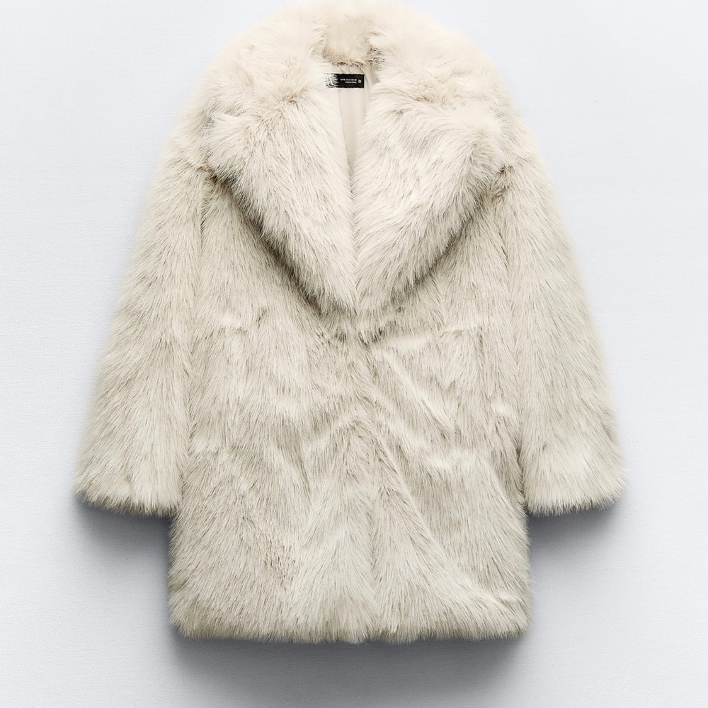 Luxurious Viral White Fluffy Fur Coat - Size Medium